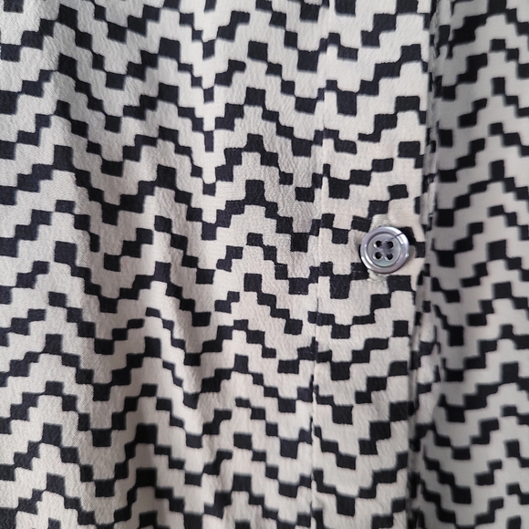 Elizabeth and James Julian Sequin Collar Top. Size Large. - Picture 4 of 9